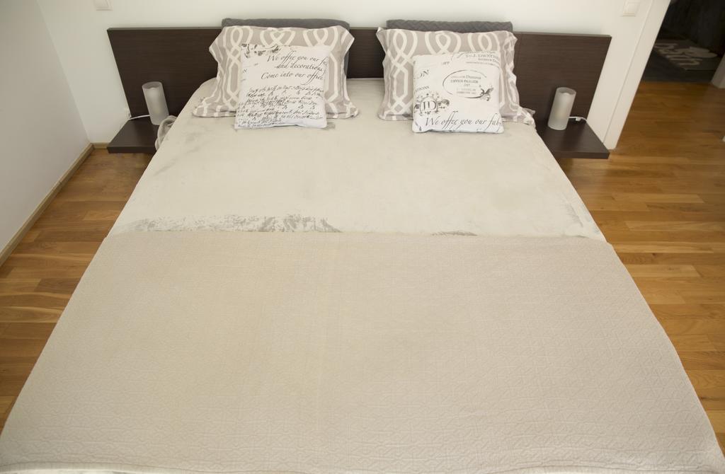 Infinity White Complex By Gk * Porto Rafti