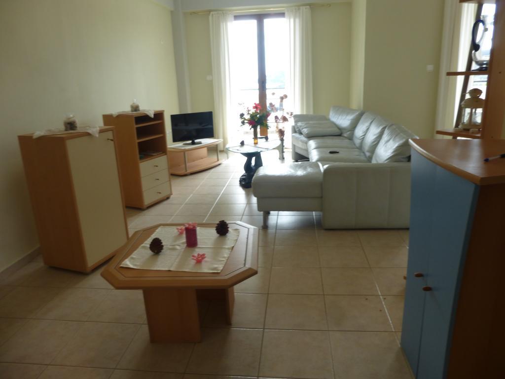 Studio Anesis Aparthotel