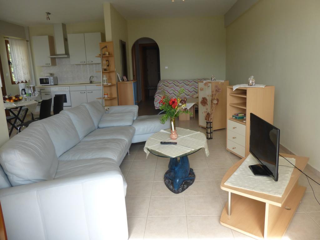 Studio Anesis Aparthotel *