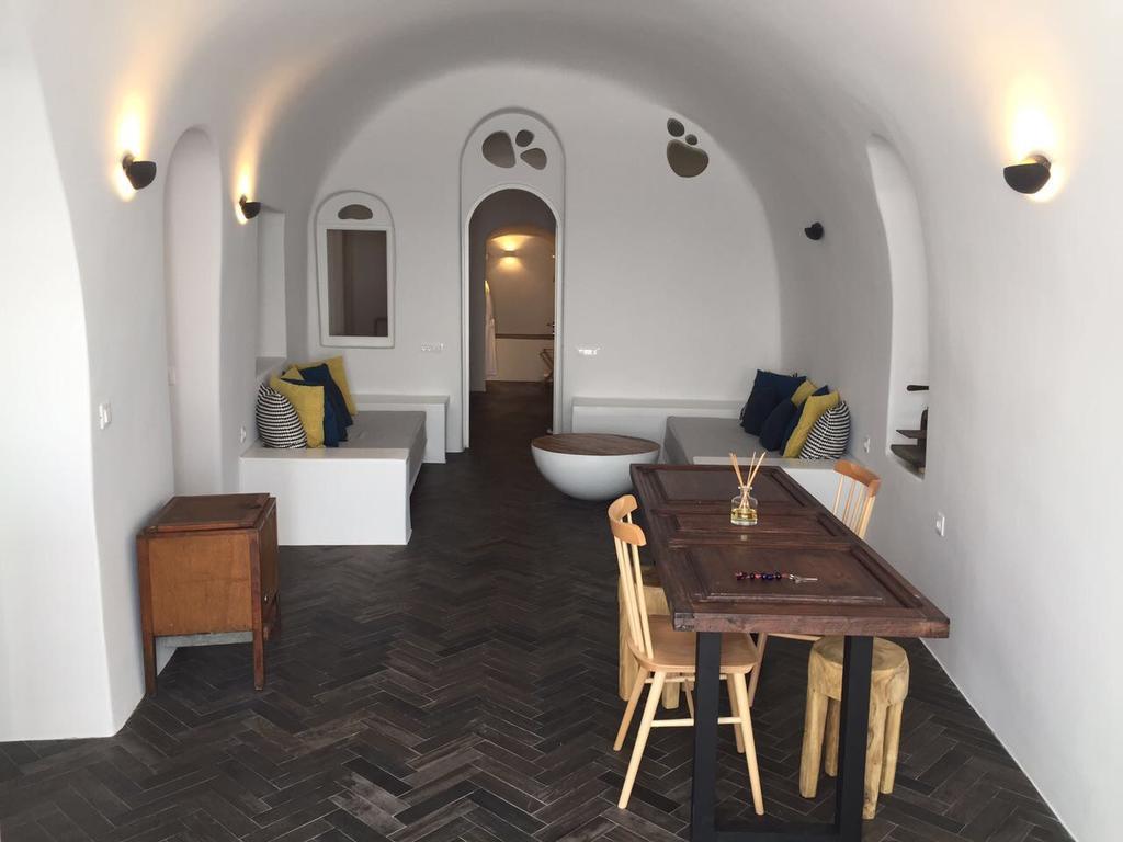 Altana Cliffside Villa Imerovigli (Santorini)
