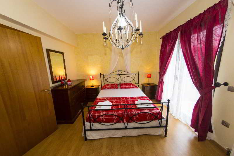 Secret Garden Apartment