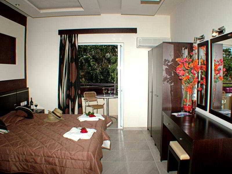 Hotel Canadian 3*