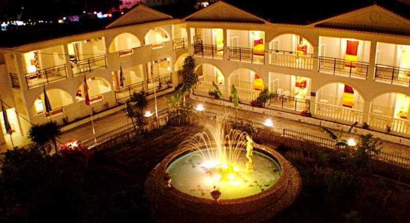 Canadian Hotel 3*