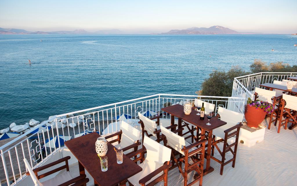 Spacious On The Beachfront Holiday home Melission
