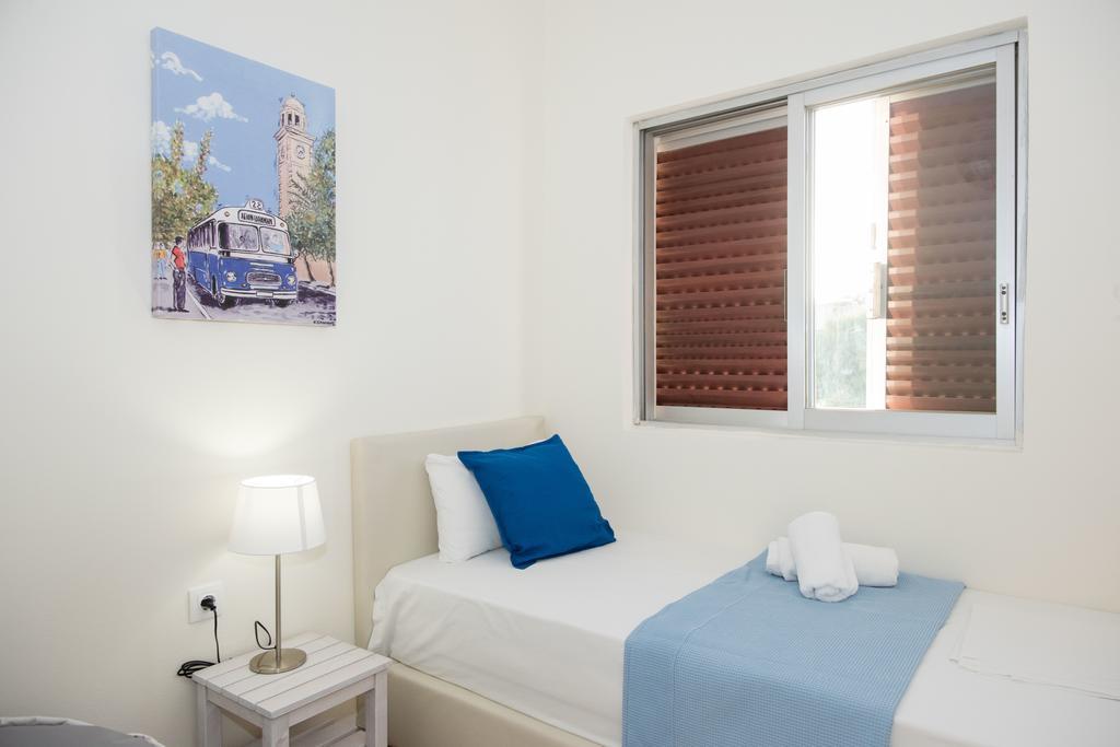 Spacious On The Beachfront * Melission