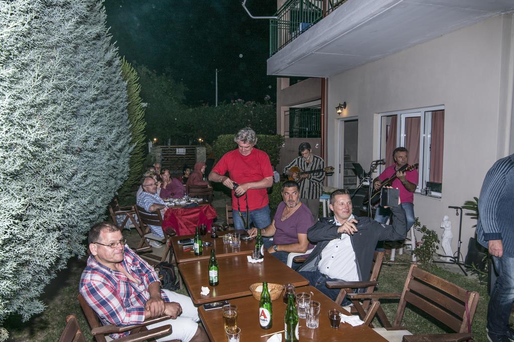 Nostos Aparthotel 3*
