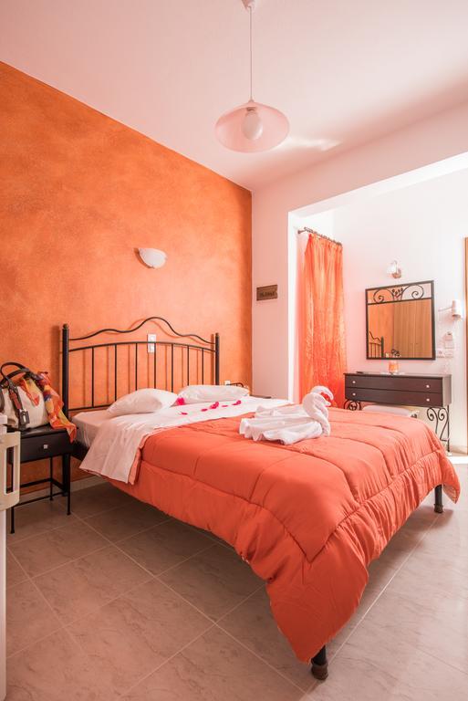 Aparthotel Voula Perissa (Santorini)