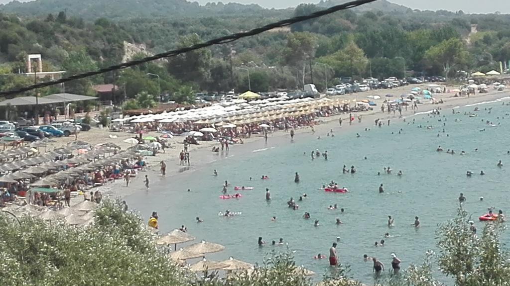 Spiros