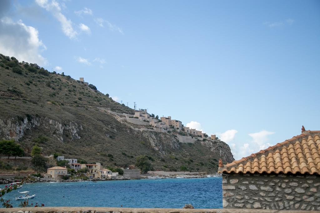 Sophia Limeni Apartments And Studios *
