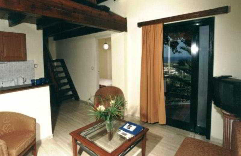 Antilia * Tavronitis (Crete)