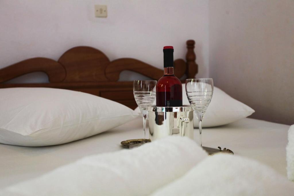 Skyros Avra Residences Aparthotel