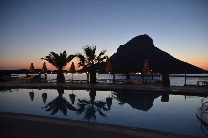 Plaza Hotel Masouri