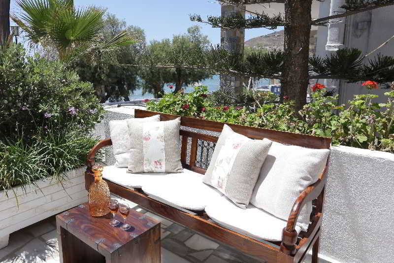 Hotel Brazzera Finikas (Syros)