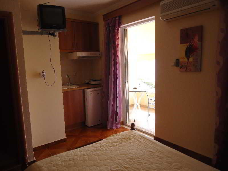 Fafalios Apartment Vrontados