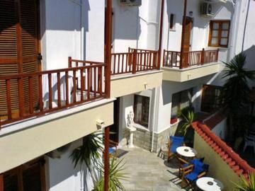 Hotel Pothos 2*