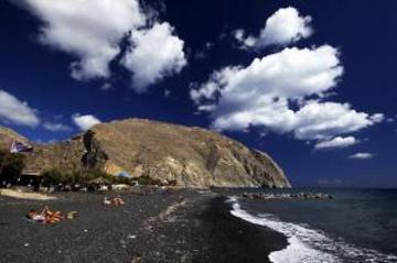 Onar & Aparthotel Perissa (Santorini)