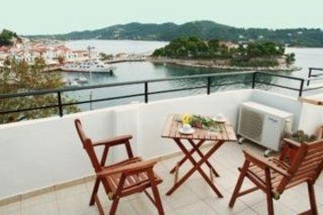 Argo Skiathos Town
