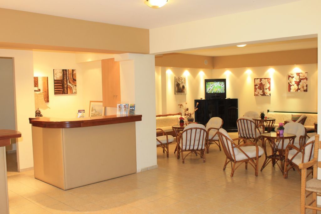 Aparthotel Varvaras Diamond 3*