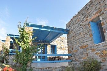 Cavo Perlevos Studios 3*