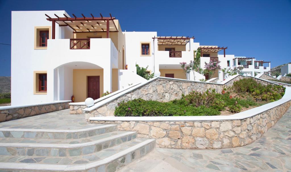 Golden Sun Aparthotel 2*