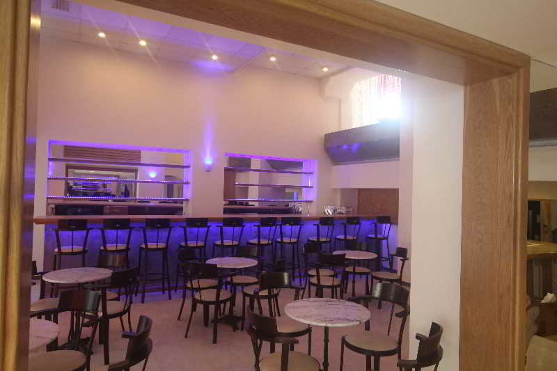 Center 3*