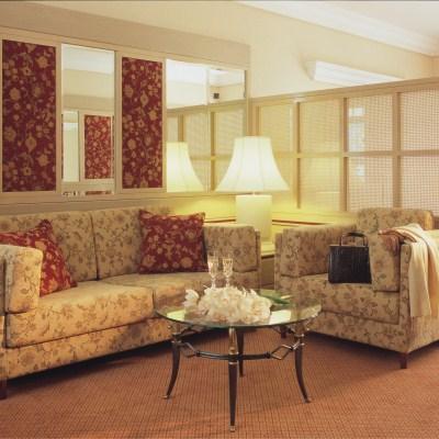 Holiday Suites 4*