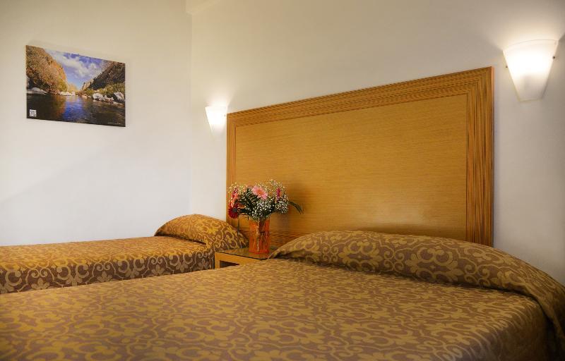 Itanos Hotel