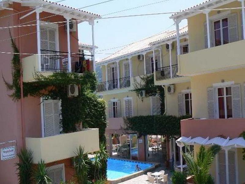 Happyland Aparthotel