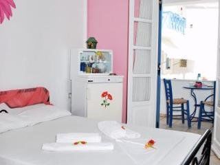 Manos Aparthotel 3*