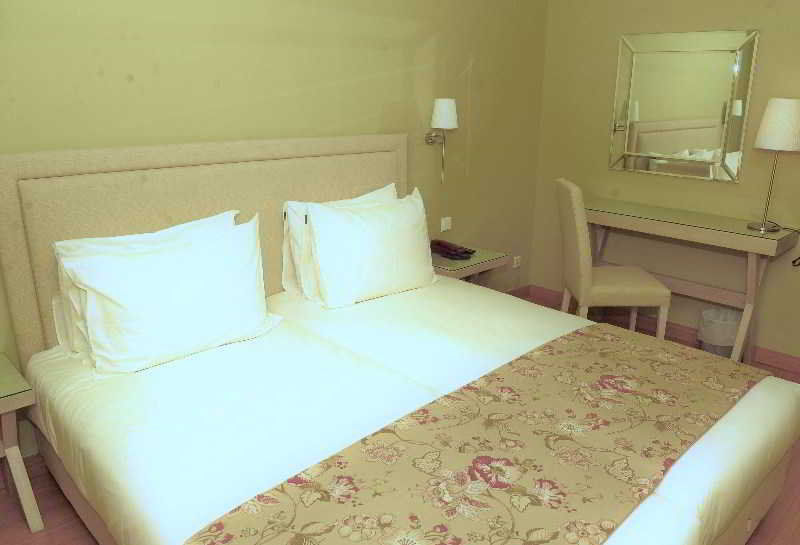 Avra Hotel 2*