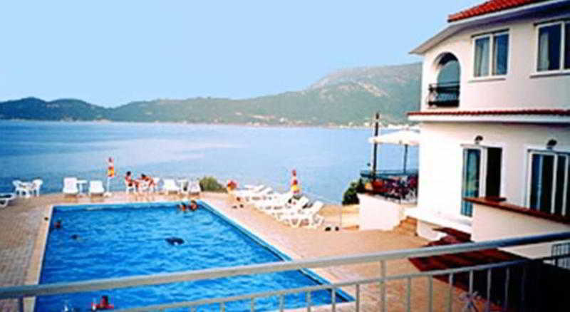 Bay Aparthotel 3*