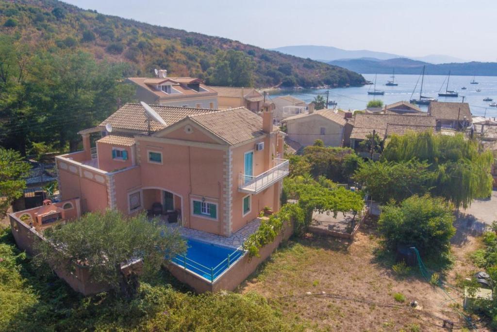 Lavranos House Villa *