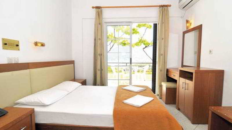 Aparthotel Emerald Chrysi Ammoudia