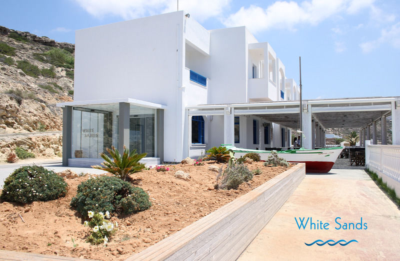 White Sands 3*