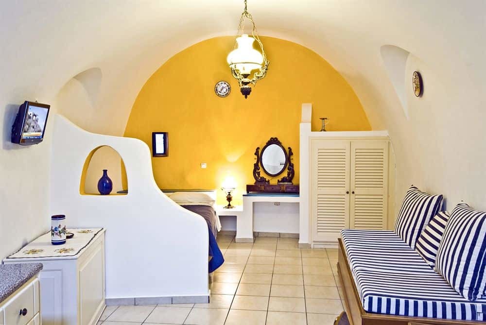 Chic Santorini Hotel 3*