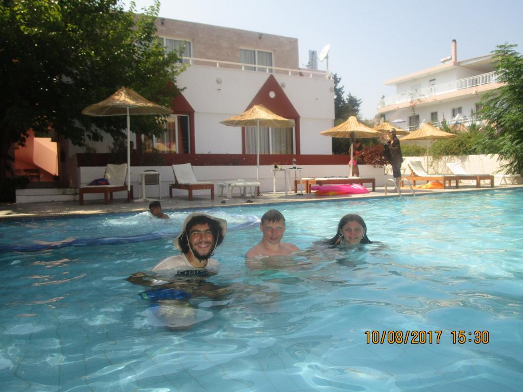 Saint Konstantin Aparthotel Stegna
