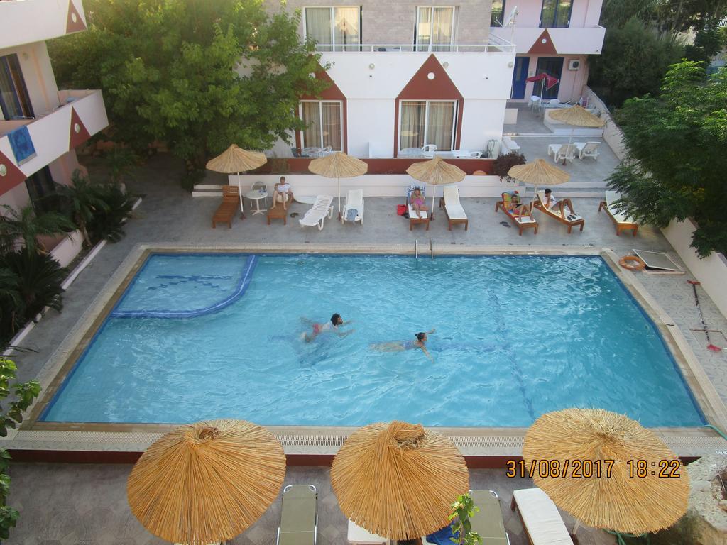 Aparthotel Saint Konstantin 2*
