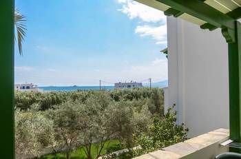 Apartment Vrettos Beachfront