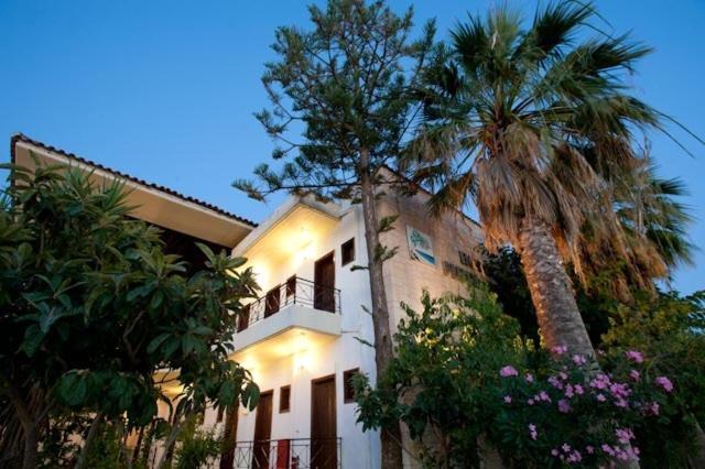 Hotel Finikounda 2*