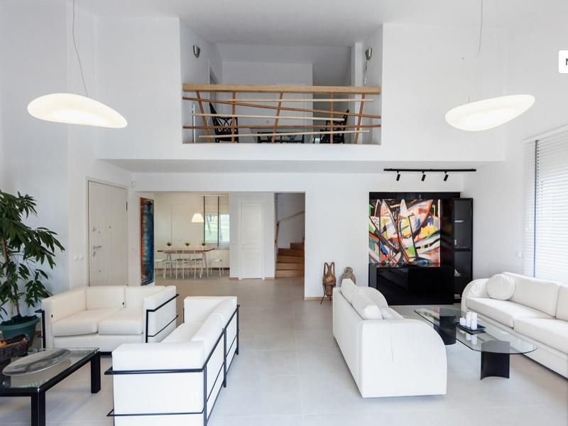 The White At Sani Apartment