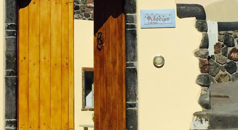 Filotimo Cave Aparthotel 3*