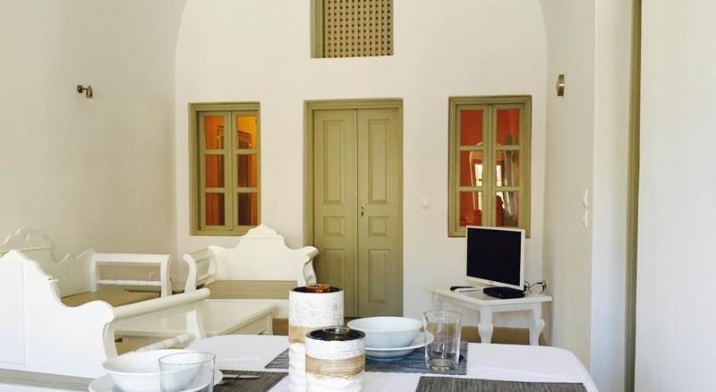 Filotimo Cave Aparthotel