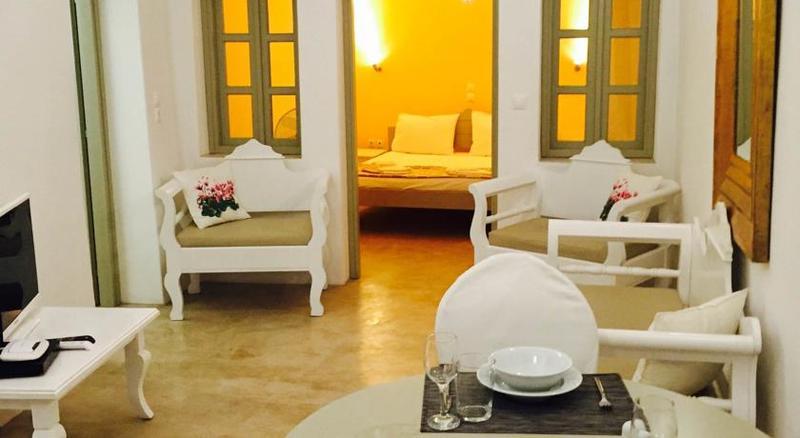 Filotimo Cave Aparthotel
