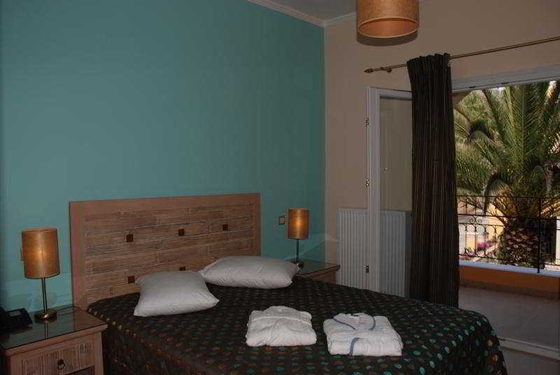 Spiti Nikos 3* Danilia