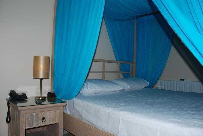 Spiti Nikos Aparthotel 3*