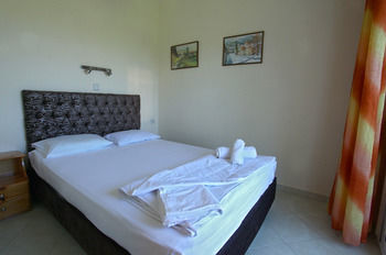Pieria Hotel 3*