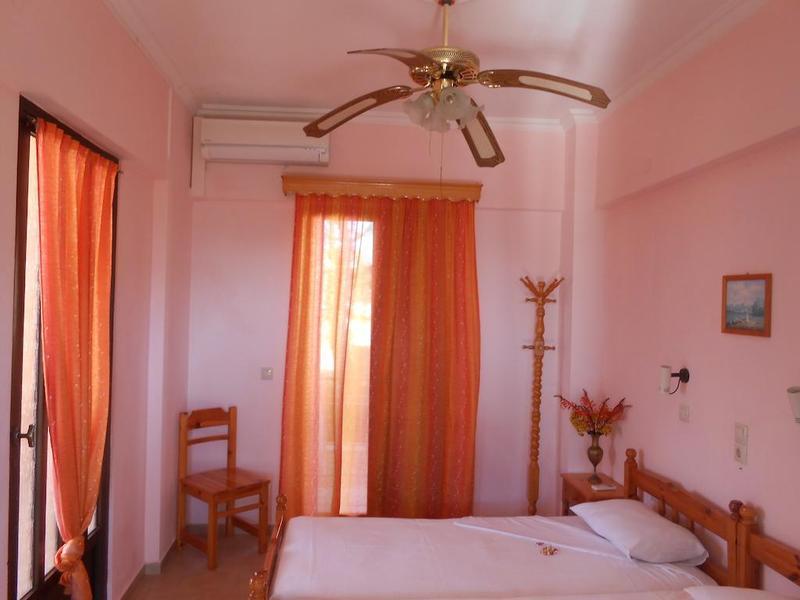 Oasis Hotel Kardhakata
