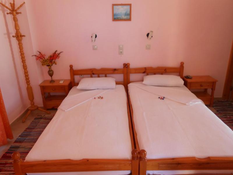 Oasis Hotel *
