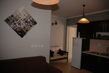 Apartment Applause *