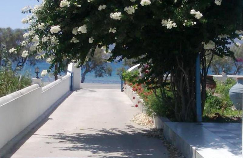 Hotel Moustakas *